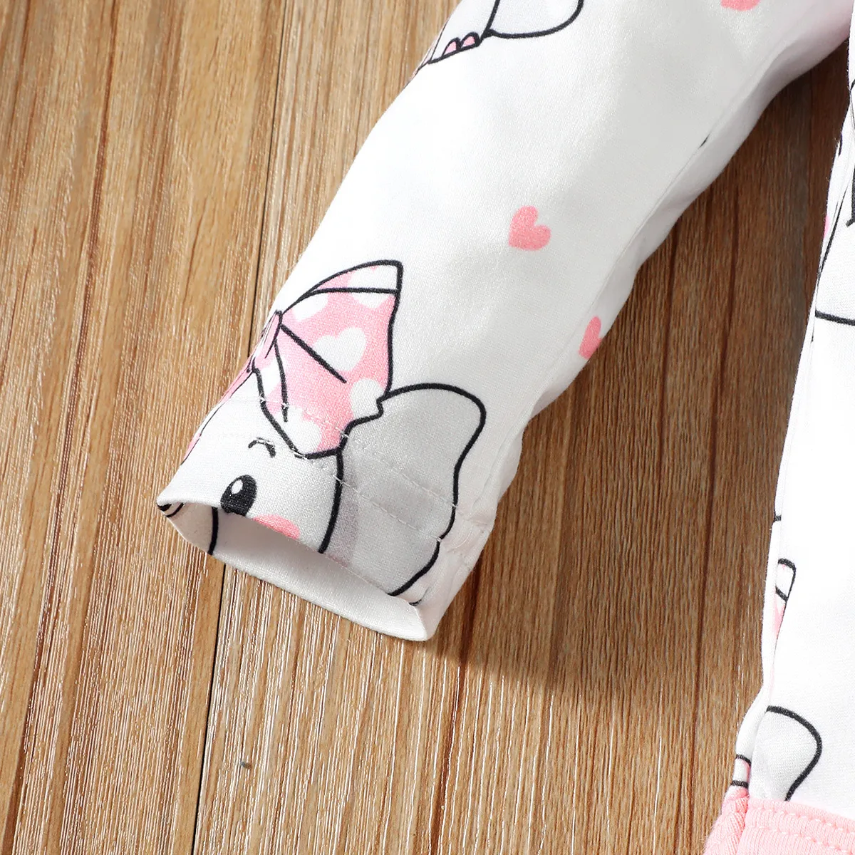 3pcs Baby Girl Elephant Print Ruffled Long-sleeve Bodysuit & Bow Decor Flared Pants & Headband Set   image 4