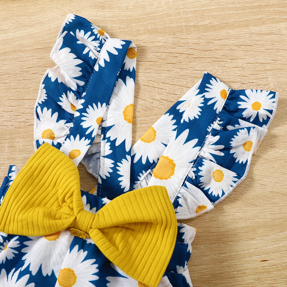 3pcs Baby Girl Sweet Little Daisy with Ruffle Edge Long SLeeve Set Yellow image 4