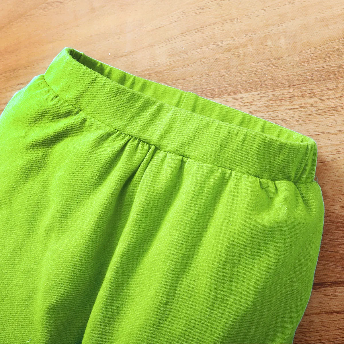 2pcs Baby Boy 95% Cotton Long-sleeve Letter Print Colorblock Sweatshirt and Pants Set Pale Green big image 1