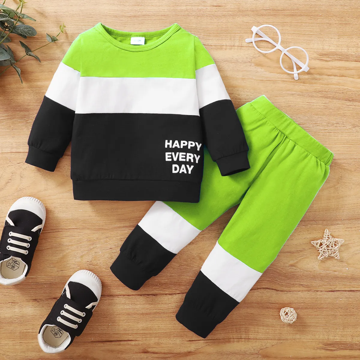 2pcs Baby Boy 95% Cotton Long-sleeve Letter Print Colorblock Sweatshirt and Pants Set Pale Green big image 1