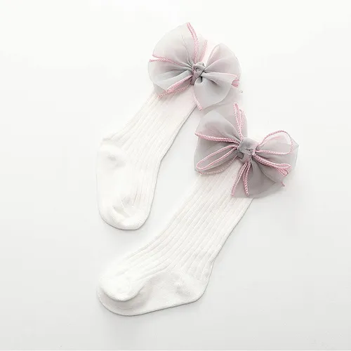 meias com nervuras de tule para bebê/criança com decoração de laço