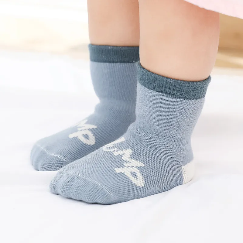 rutschfeste Bodenmittelsocken für Babys / Kleinkinder  image 2
