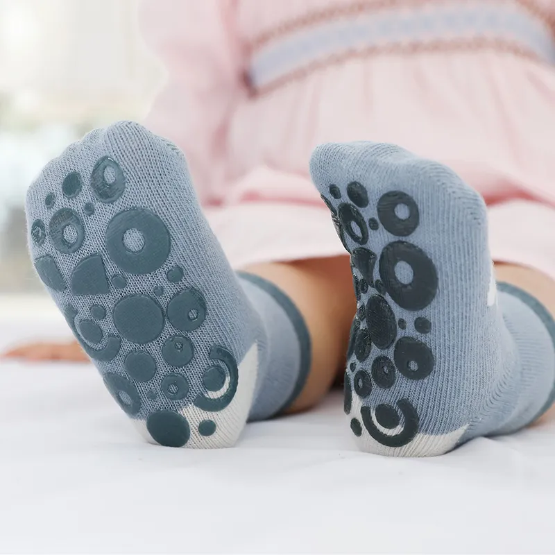 rutschfeste Bodenmittelsocken für Babys / Kleinkinder  image 3