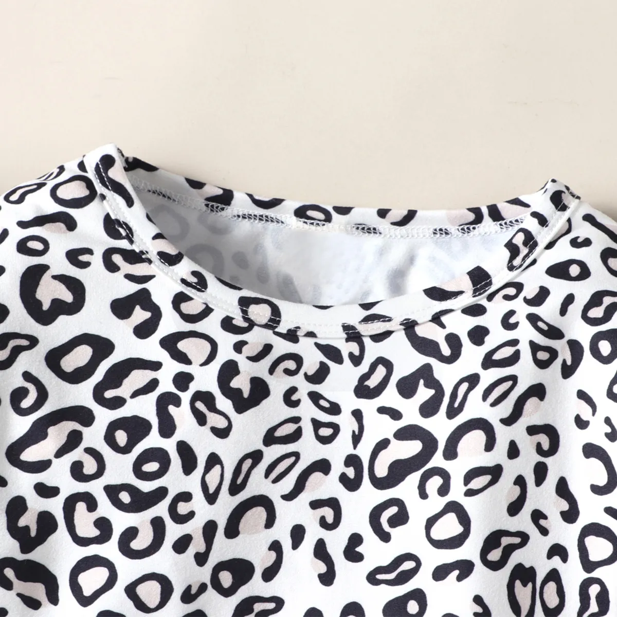 2 unidades Criança Menina Mangas franzidas Bonito Padrão de leopardo conjuntos de camisetas Preto big image 1