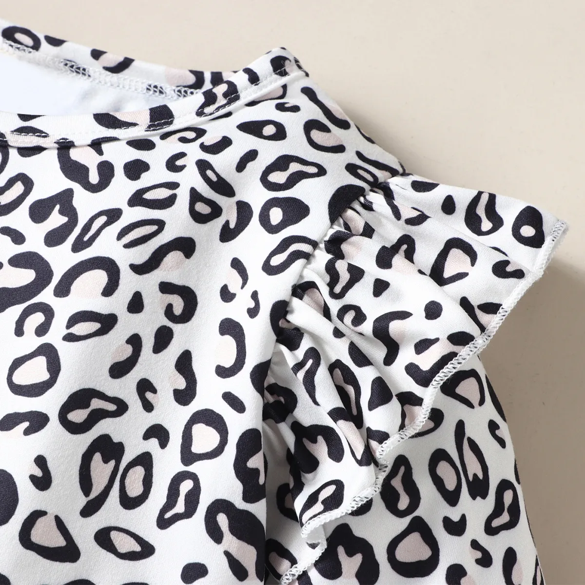 2-piece Toddler Girl Leopard Print Flutter Long-sleeve Top and Heart Pattern Pants Set Black image 4