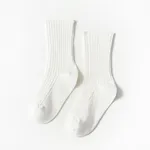 Criança / crianças Respirável e confortável, casual e versátil, meias listradas de cor sólida mid-bezerro Branco