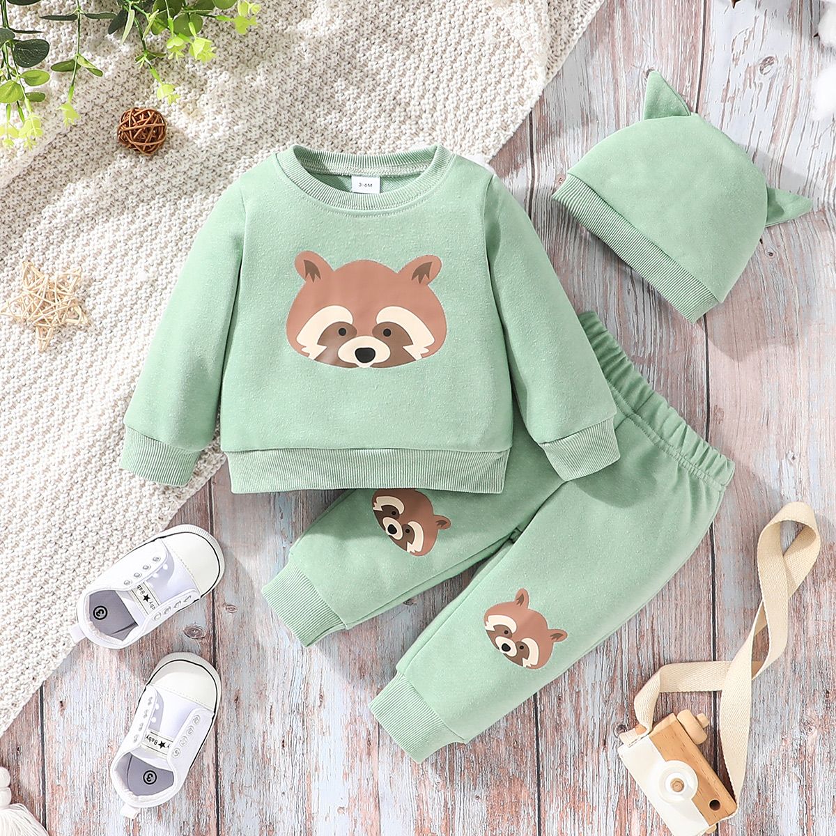 

3pcs Baby Boy Animal Print Green Long-sleeve Sweatshirt and Sweatpants with Hat Set