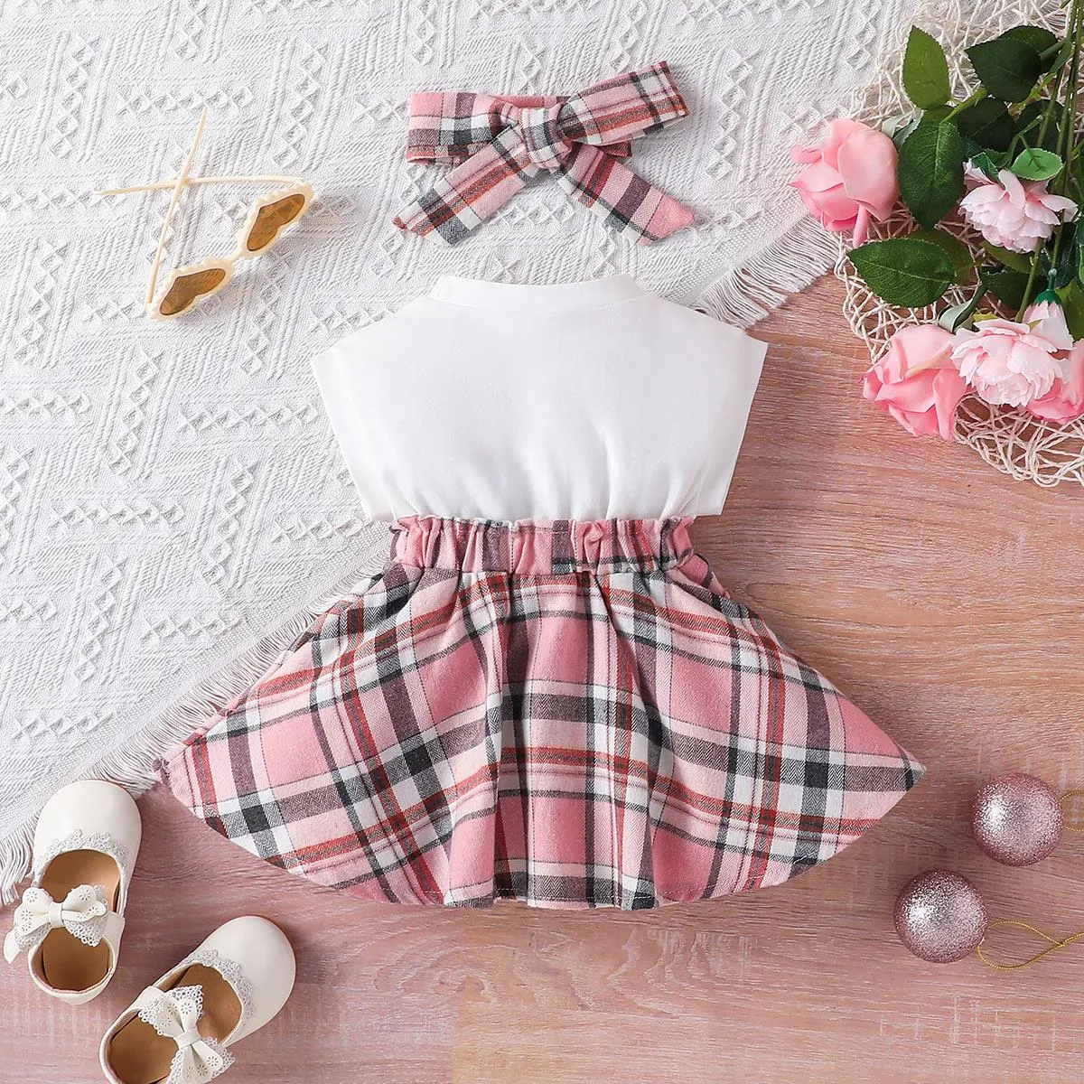 2pcs Baby Girl 95% Cotton Letter Print Sleeveless Spliced Plaid Dress & Headband Set  image 2