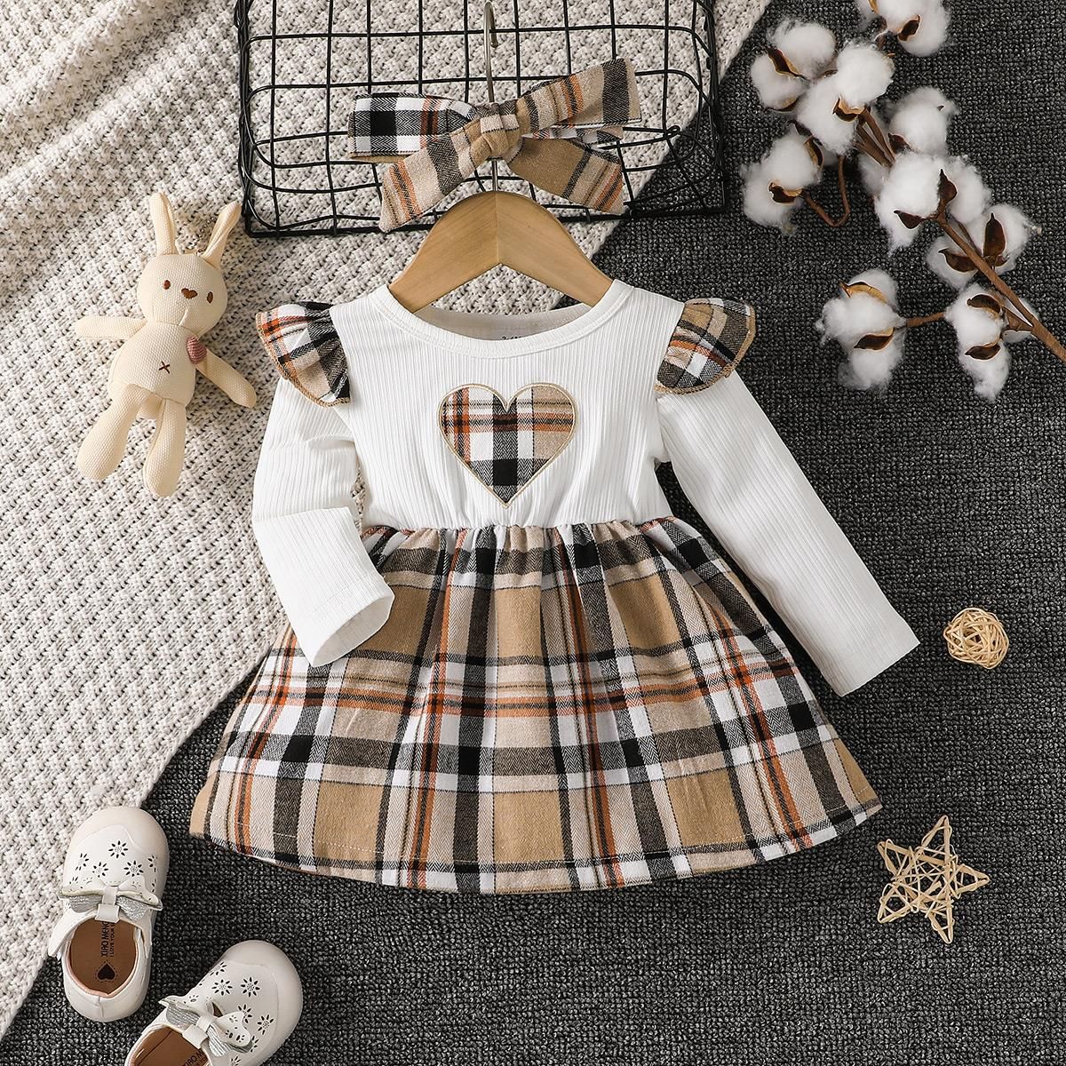 

2pcs Baby Girl Heart Graphic Ribbed & Plaid Spliced Long-sleeve Dress and Headband Set
