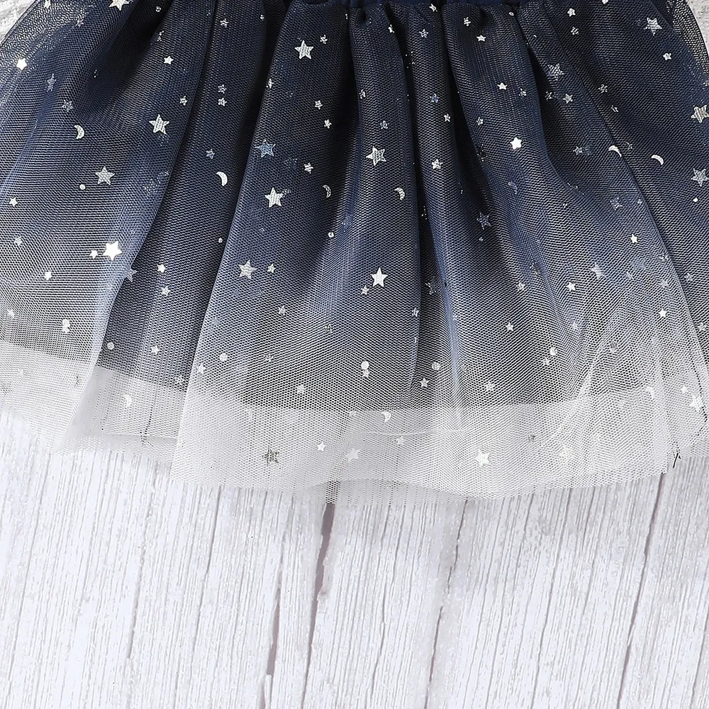 2pcs Baby Girl 95% Cotton Crown & Letter Print Short-sleeve Romper and Glittery Stars Mesh Skirt Set  big image 9