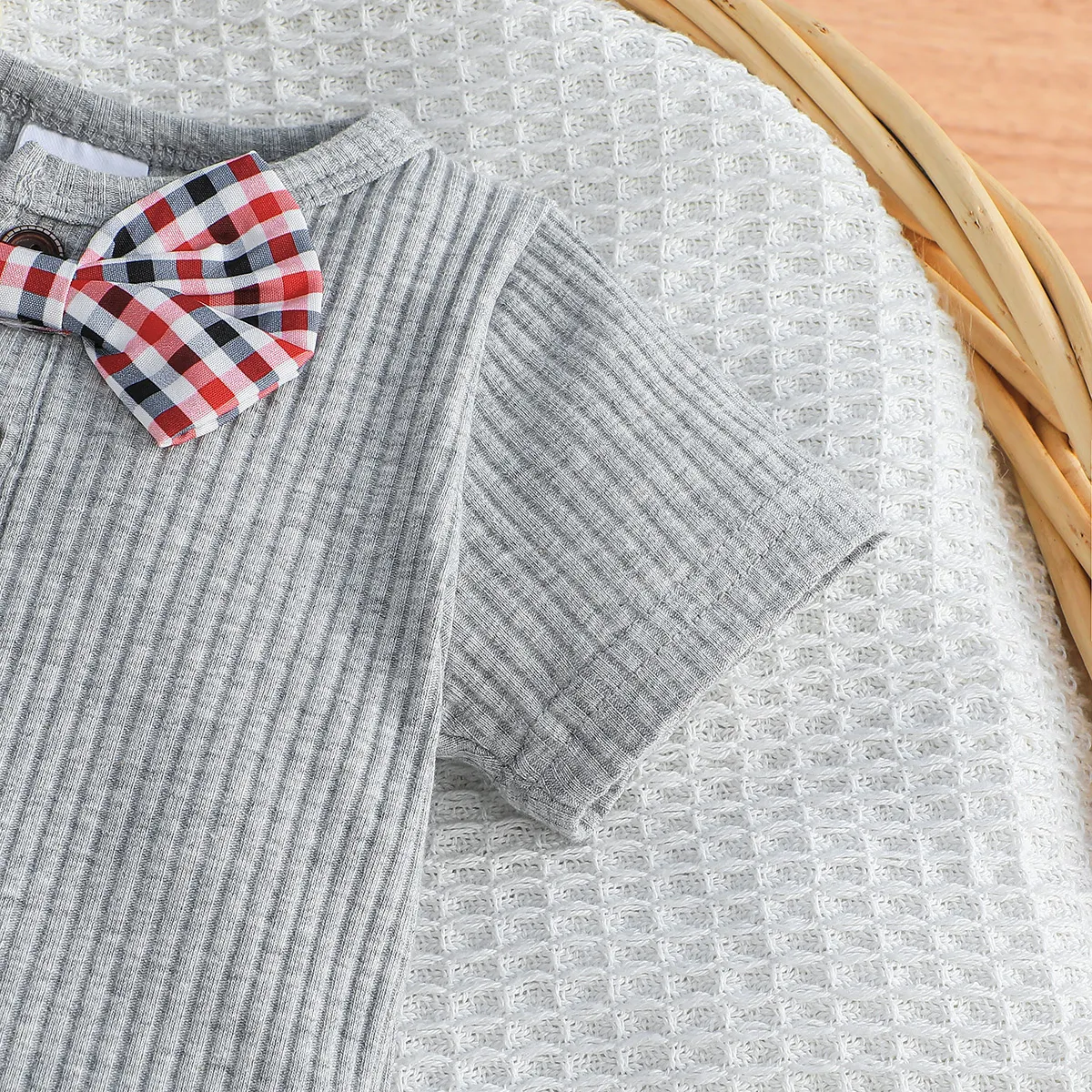 Baby Boy Bow Tie Decor Short-sleeve Ribbed Bodysuit  image 4