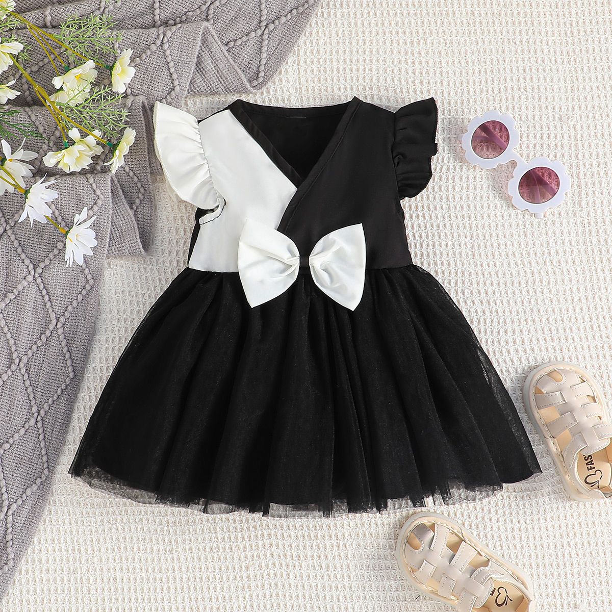 Baby Girl Bow Decor Flutter-sleeve Dress