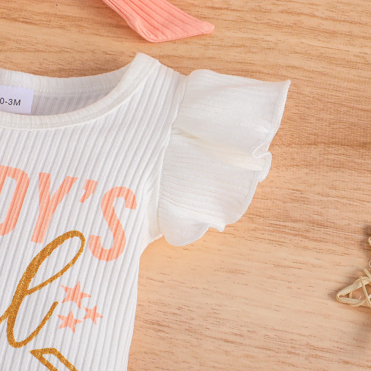 3pcs Baby Girl Flutter-sleeve Letters Print Bodysuit and Ruffled Solid Skirt and Headband Set Pink image 3