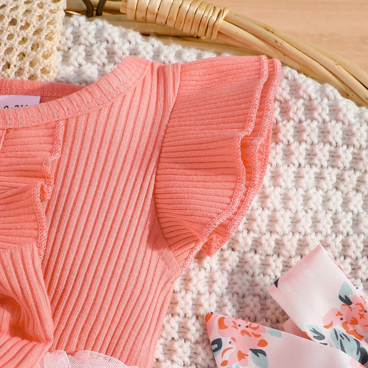 2pcs Baby Girl Bow Front Flutter-sleeve Mesh Panel Rib-knit Bodysuit Dress with Headband   image 4