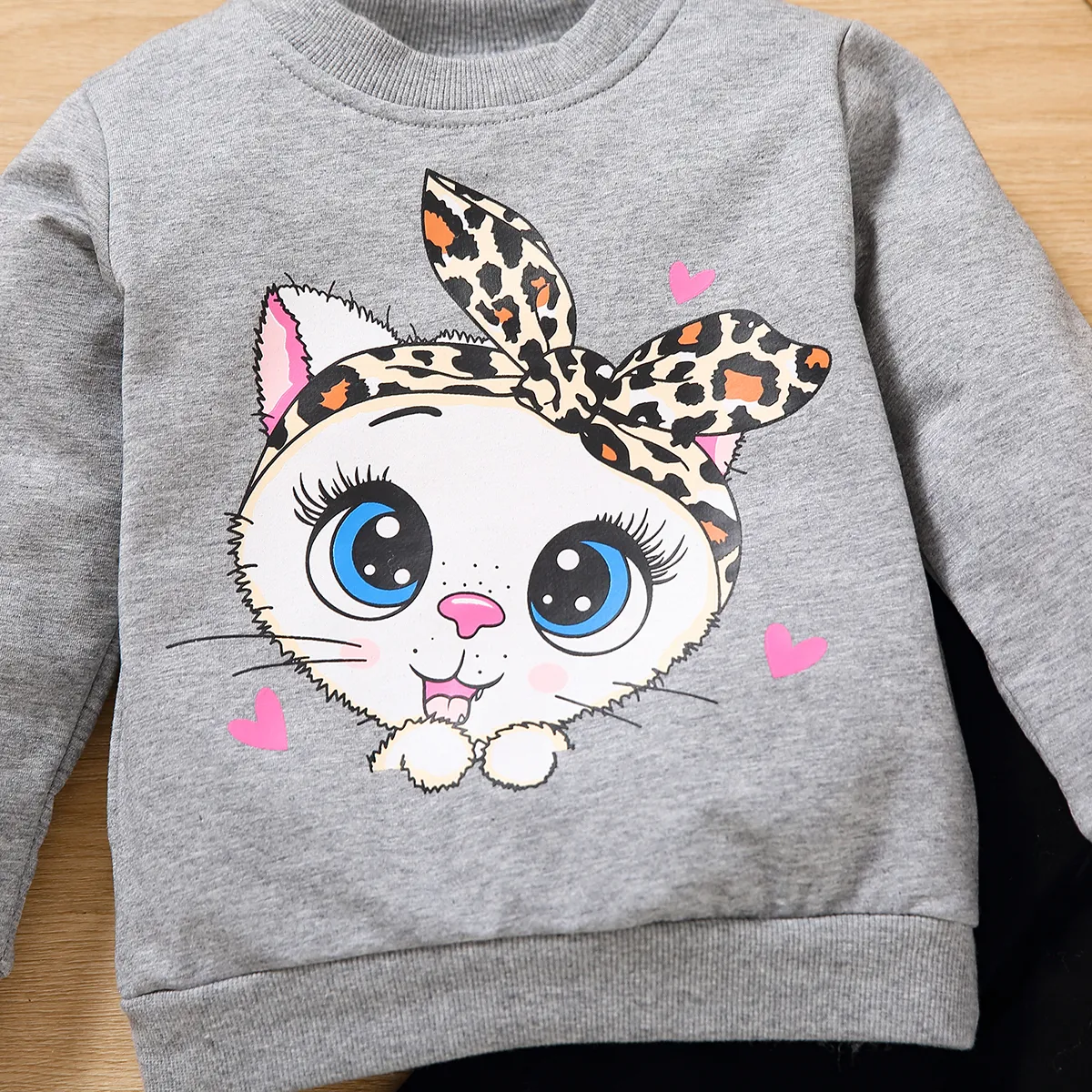 2-piece Toddler Girl Cat Print Pullover Sweatshirt and Leopard Print Pants Set  image 4