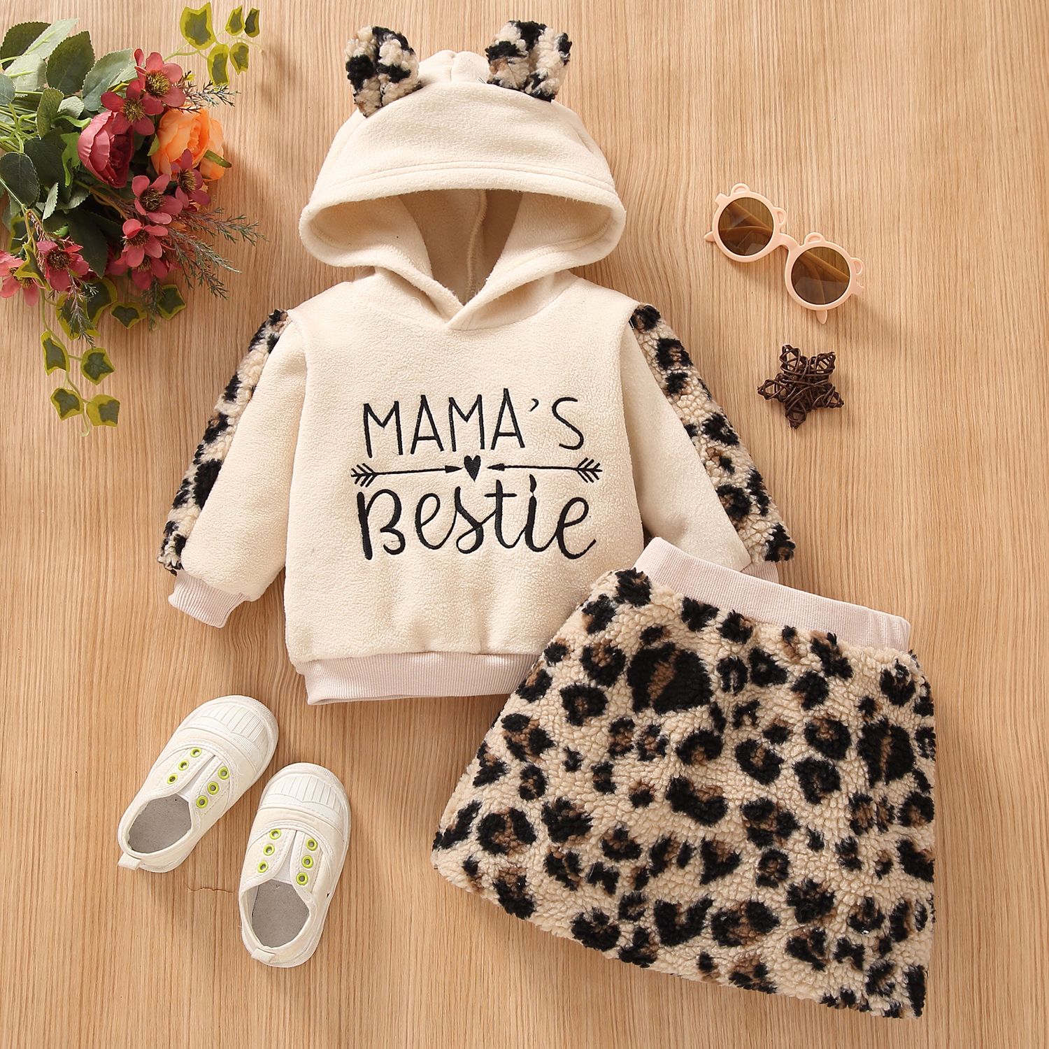 2pcs Baby Girl Letter Embroidered Beige Thickened Polar Fleece Long-sleeve Hoodie and Leopard Mini S