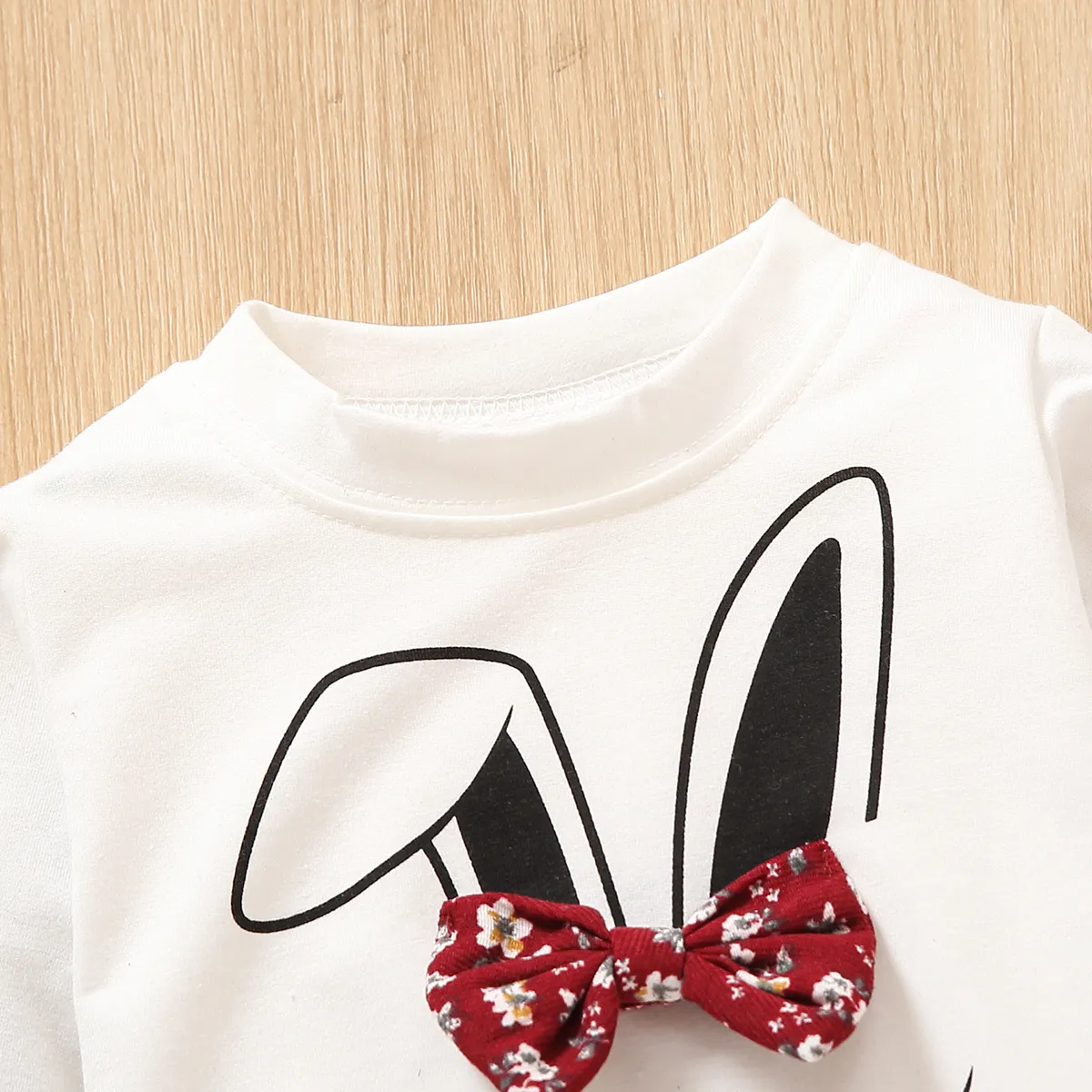 2pcs Baby Girl 95% Cotton Long-sleeve Cartoon Rabbit Print Sweatshirt and Floral Print Trousers Set Red image 2