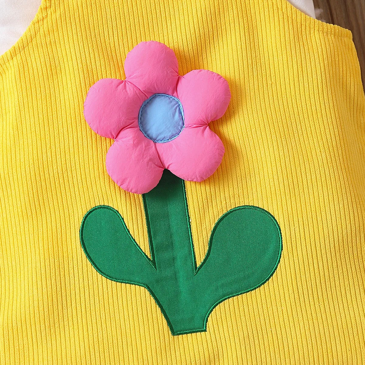 2pcs Toddler Girl Doll Collar Short-sleeve Top and Floral Embroidered Corduroy Overall Dress Set  image 4