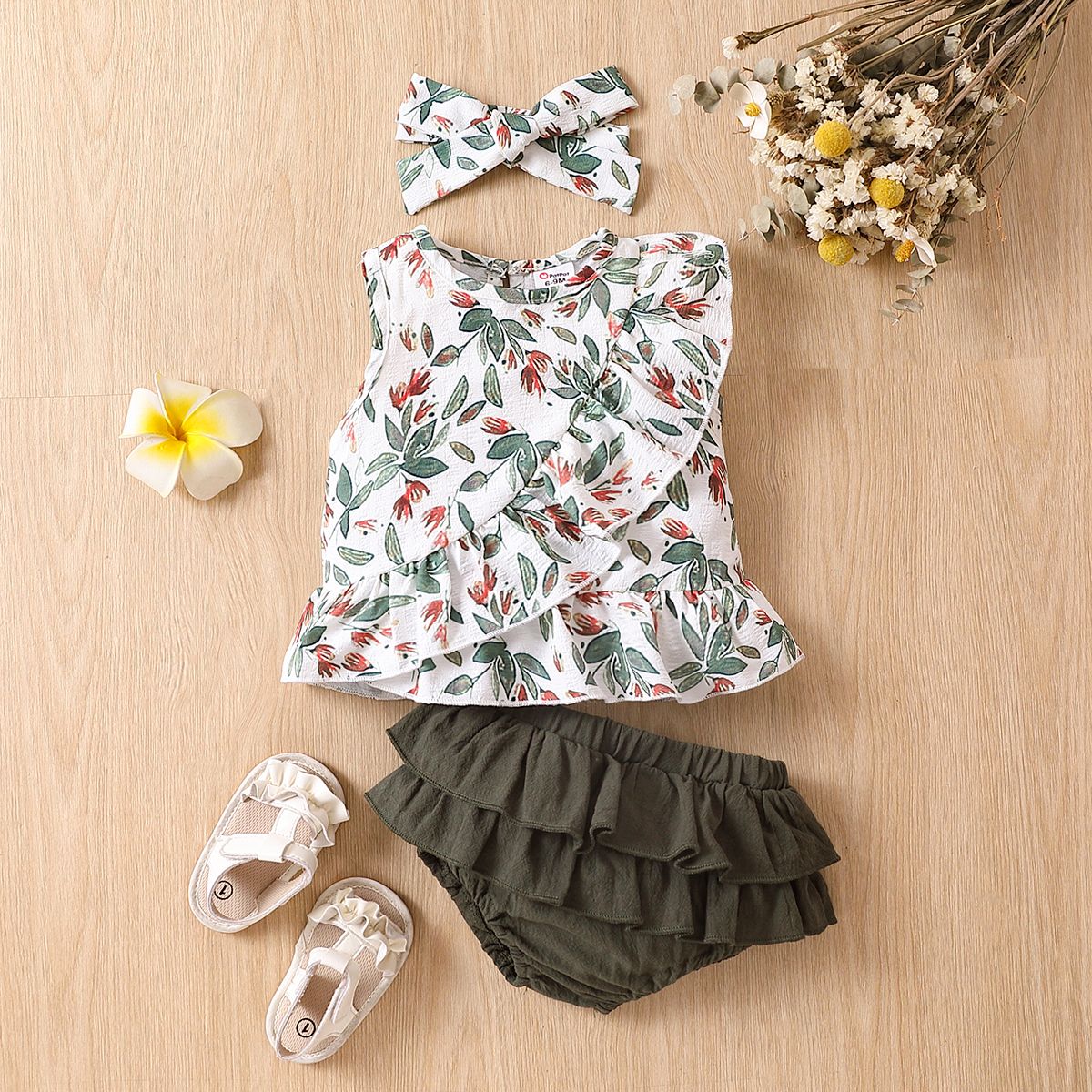 2pcs Baby Girl 100% Cotton Pleated Shorts & Plant Floral Print Ruffled Tank Top & Headband Set