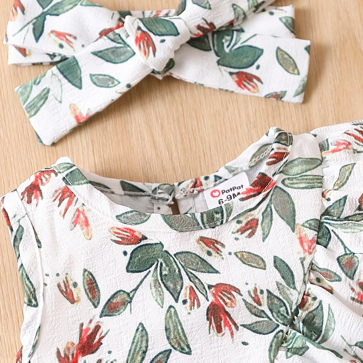 2pcs Baby Girl 100% Cotton Pleated Shorts & Plant Floral Print Ruffled Tank Top & Headband Set  Green image 3
