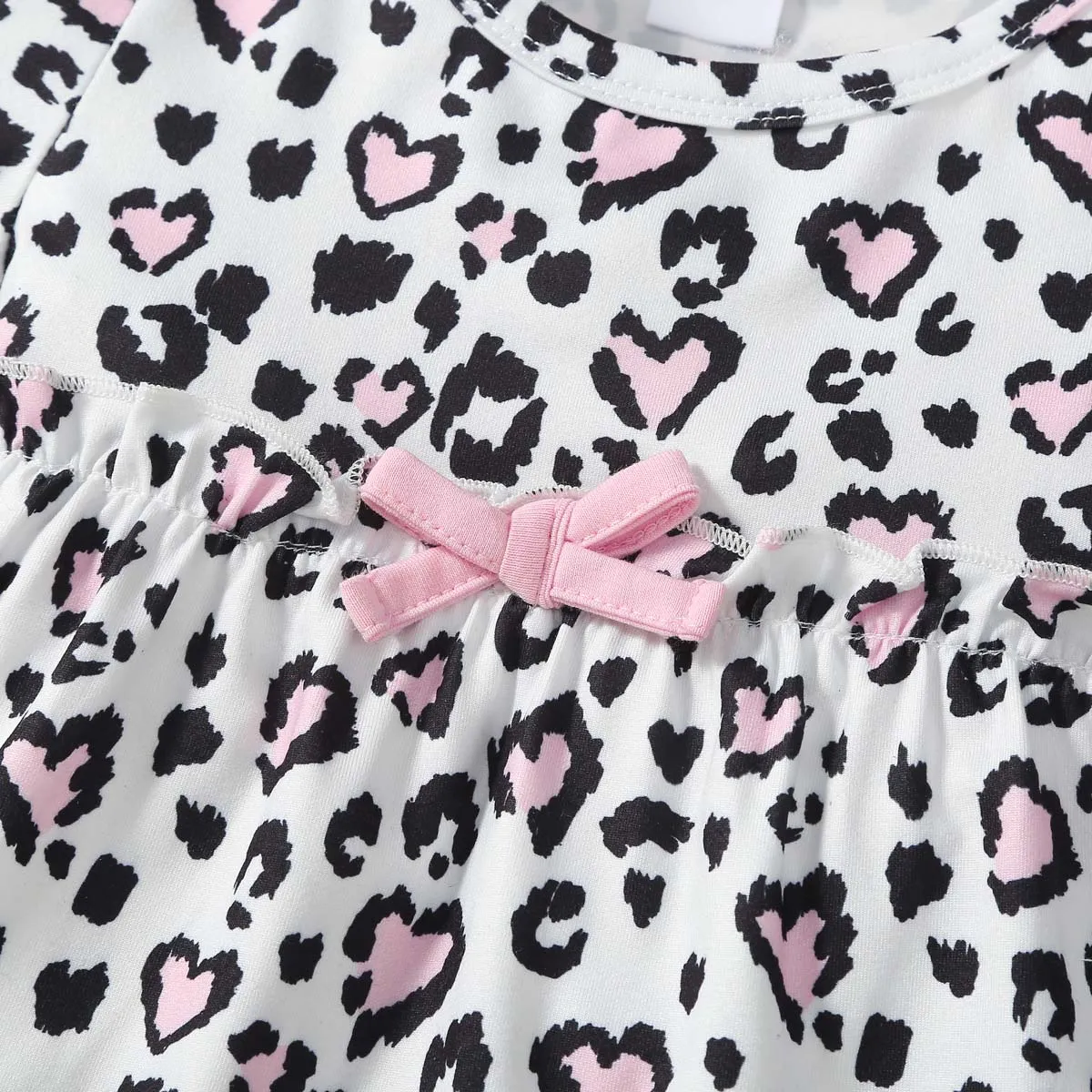 3pcs Baby Girl Leopard Pattern Ruffled Top & Shorts & Headband Set  Pink image 5