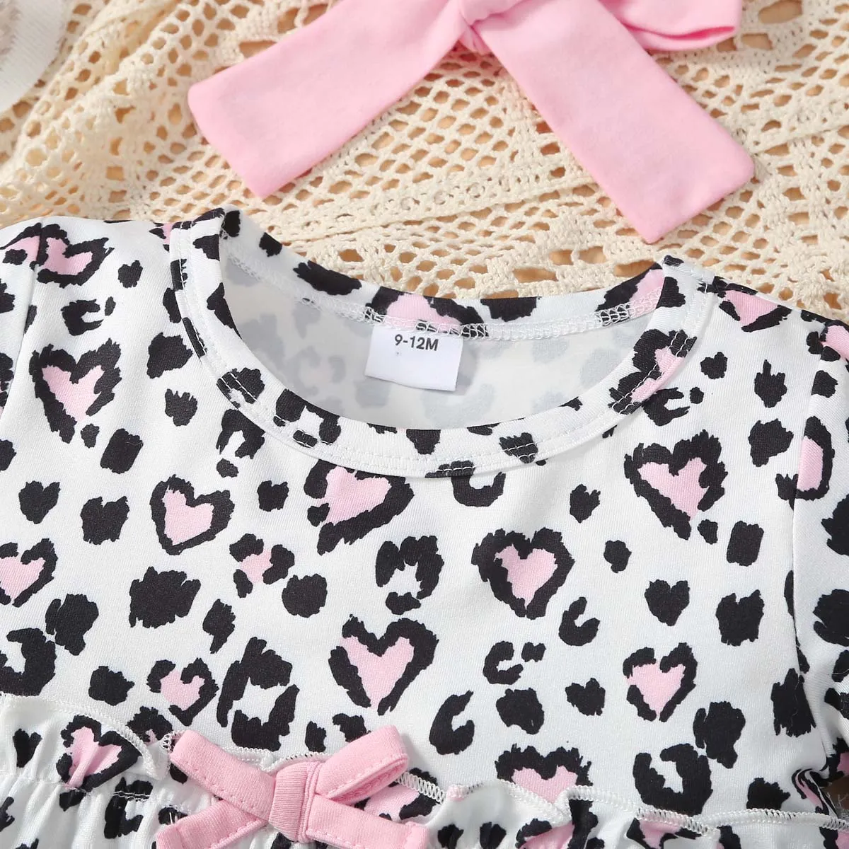 3pcs Baby Girl Leopard Pattern Ruffled Top & Shorts & Headband Set  Pink image 6