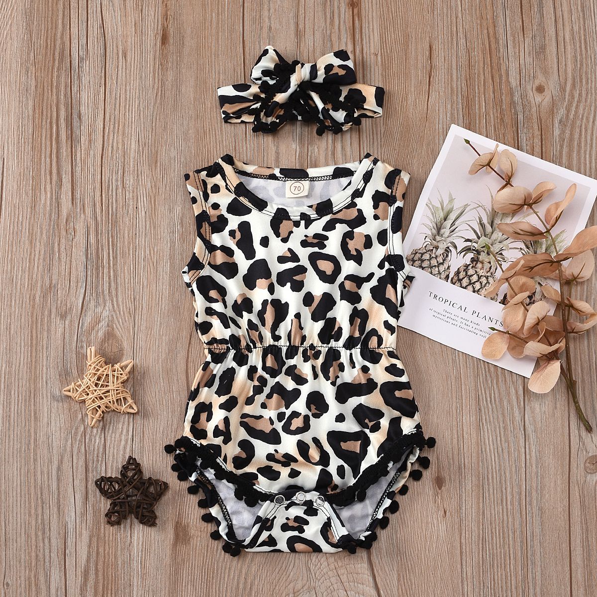 

2pcs Leopard Print Pompon Decor Sleeveless Baby Set