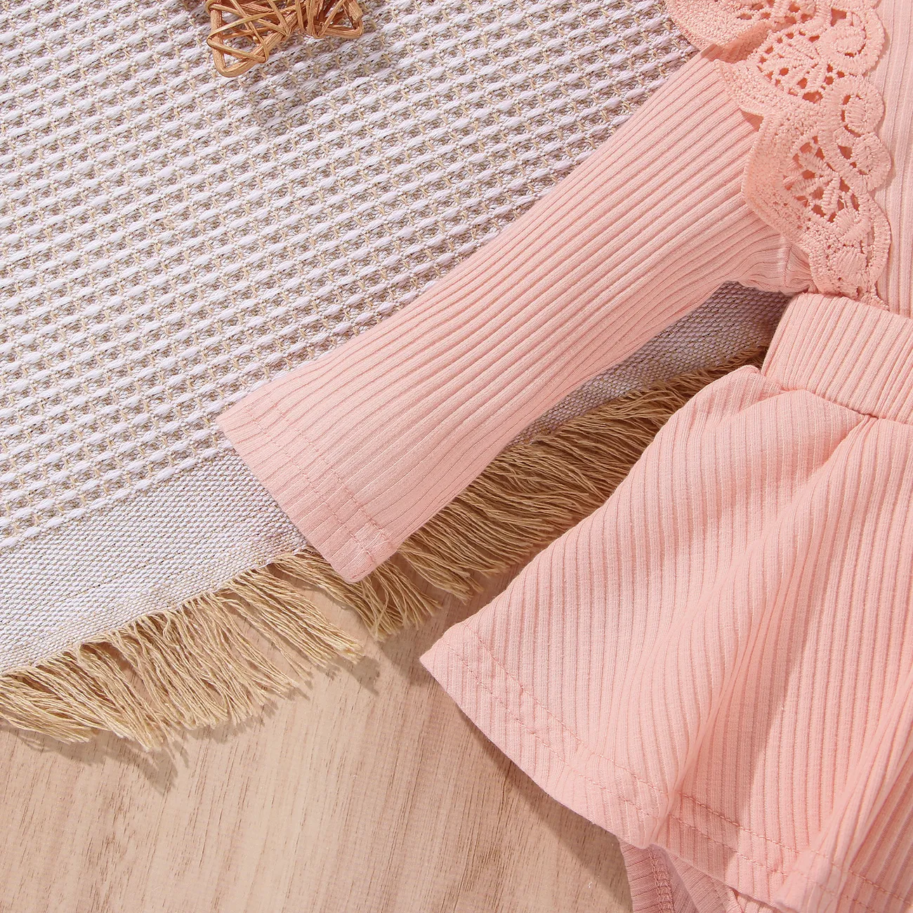 2pcs Baby Girl Solid Rib Knit Spliced Lace Long-sleeve Romper with Headband Set Pink big image 1