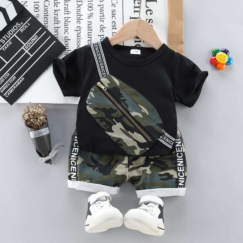 

2pcs Toddler Boy Casual Camouflage Print Bag Design Tee & Letter Print Shorts Set