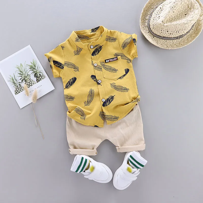 2pcs Baby Boy 95% Cotton Short-sleeve All Over Feather Print Button Up Shirt and Solid Shorts Set  big image 1