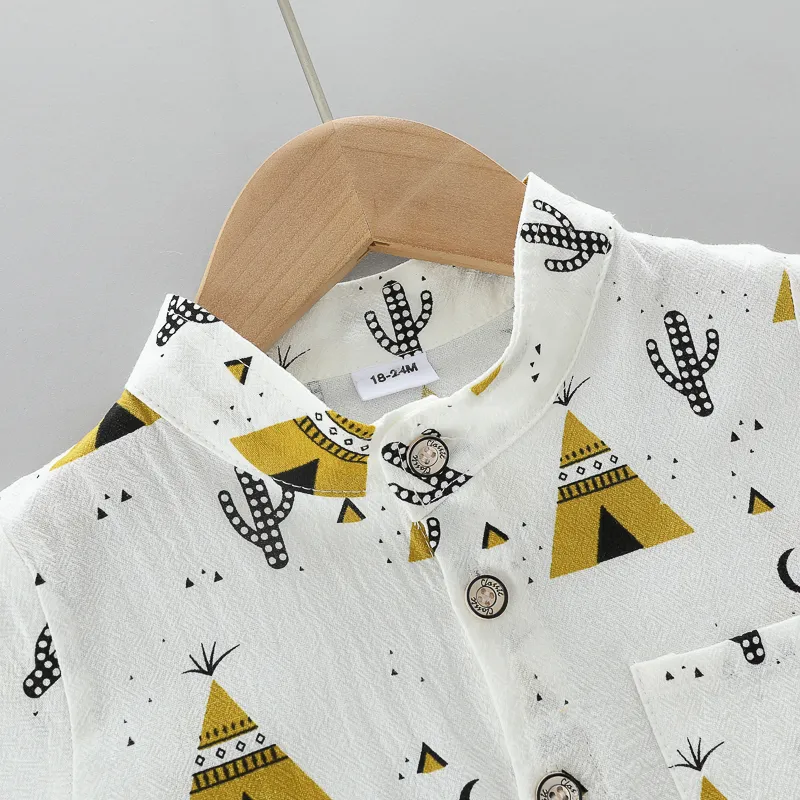 طقم من قطعتين من قميص وشورت كاجوال بطبعة هرمية للصبي الصغير الأصفر big image 1