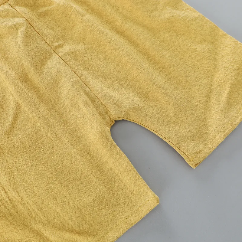 طقم من قطعتين من قميص وشورت كاجوال بطبعة هرمية للصبي الصغير الأصفر big image 1