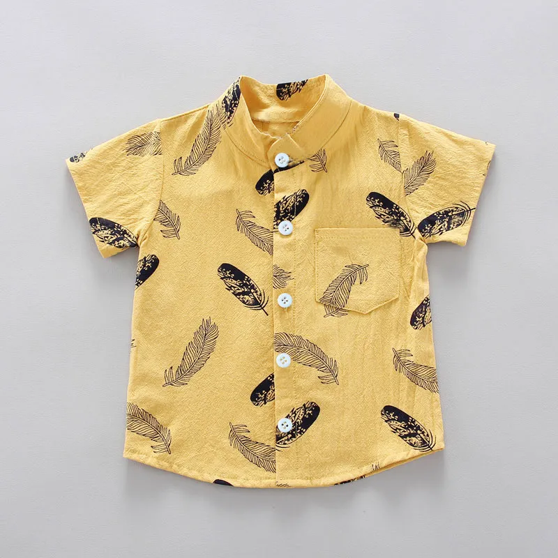 طقم من قطعتين من قميص وشورت بطبعة ريش للأولاد الصغار الأصفر big image 1