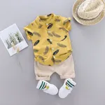 2pcs Toddler Boy Vacation Feather Print Shirt and Shorts Set Yellow