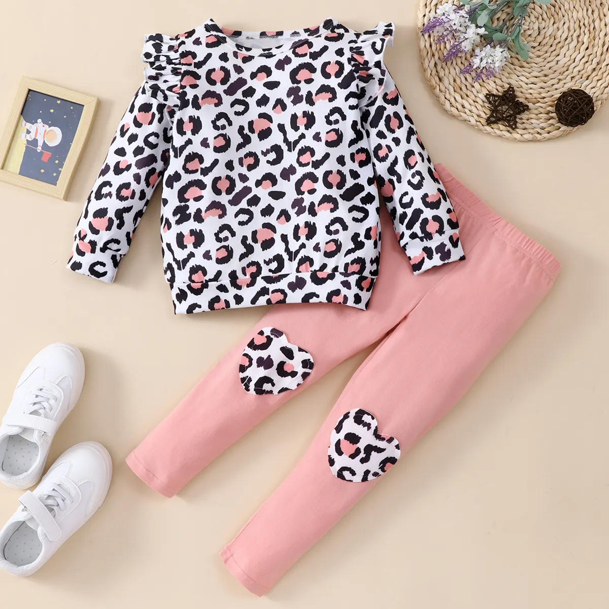 2-piece Toddler Girl Leopard Print Flutter Long-sleeve Top and Heart Pattern Pants Set Light Pink