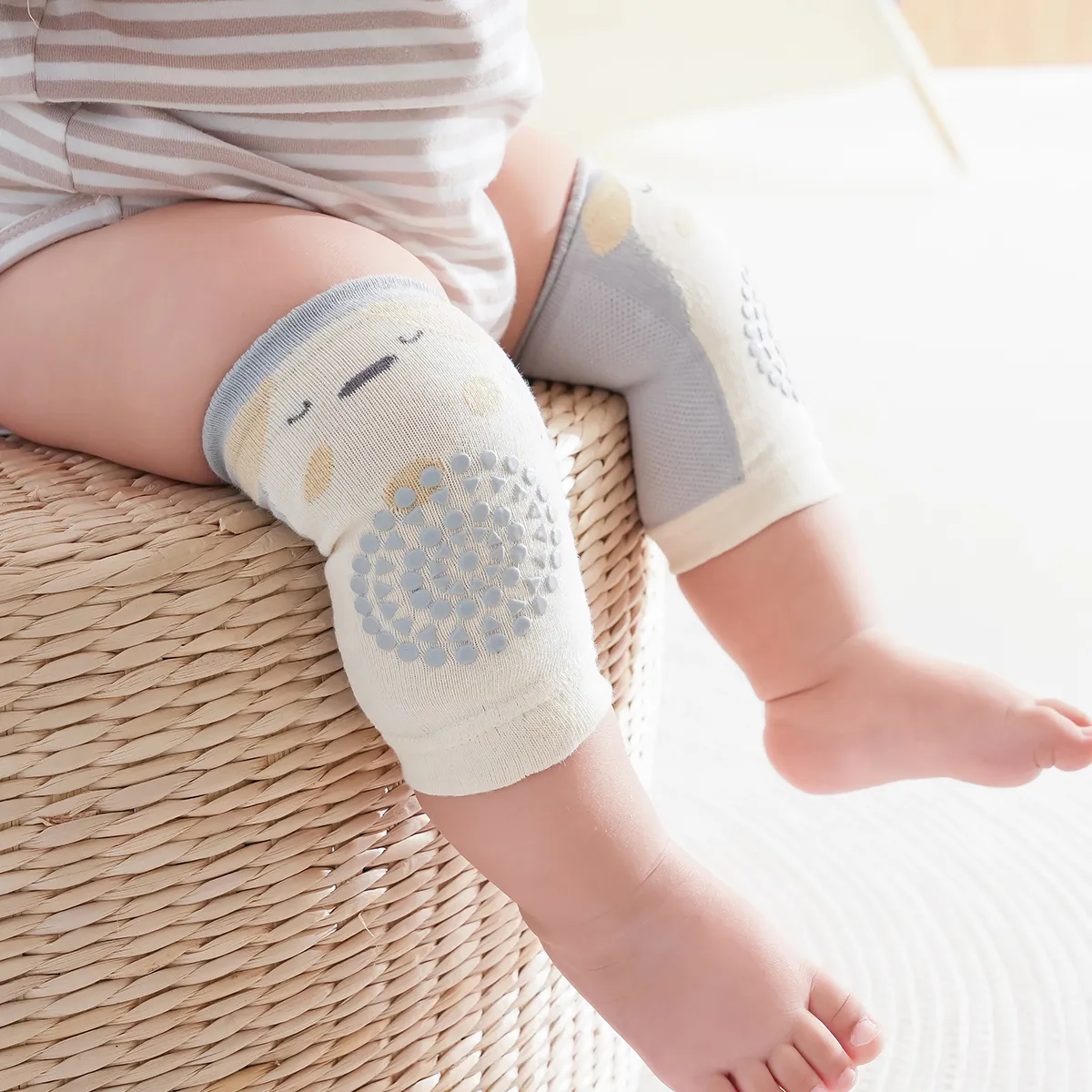 Baby's Breathable Cartoon Knitted Non-slip Knee Pads For Boys And Girls