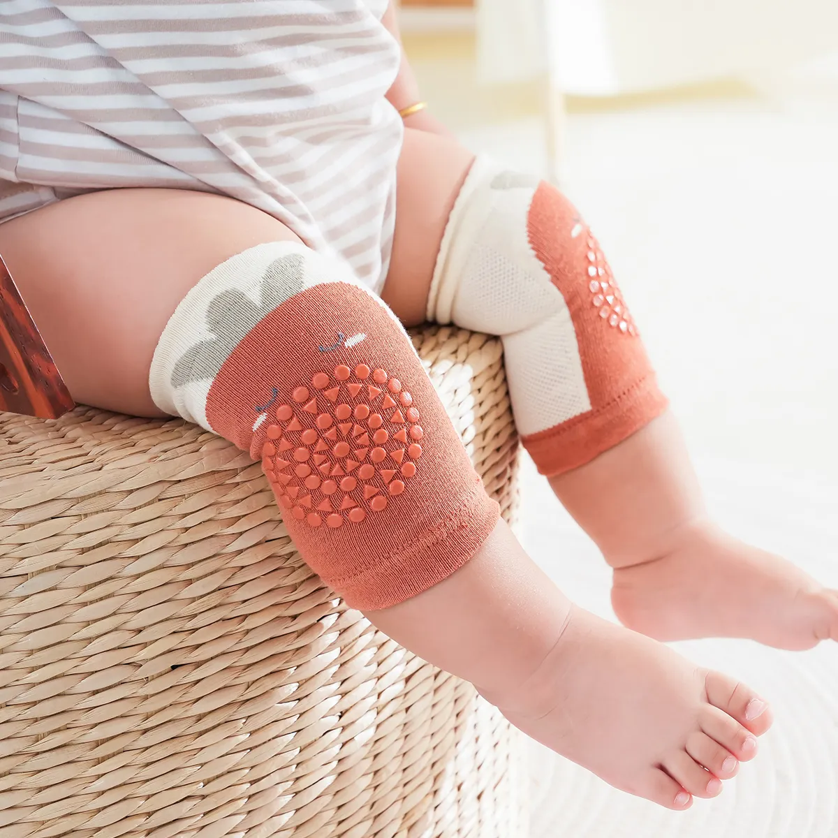 Joelheiras antiderrapantes respiráveis dos desenhos animados do bebê para meninos e meninas Vermelho