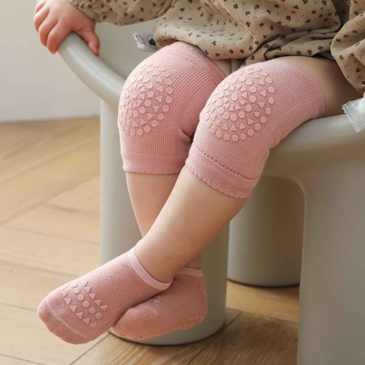 

Baby basic Pure -colored dot glue anti -sliding knee sock set