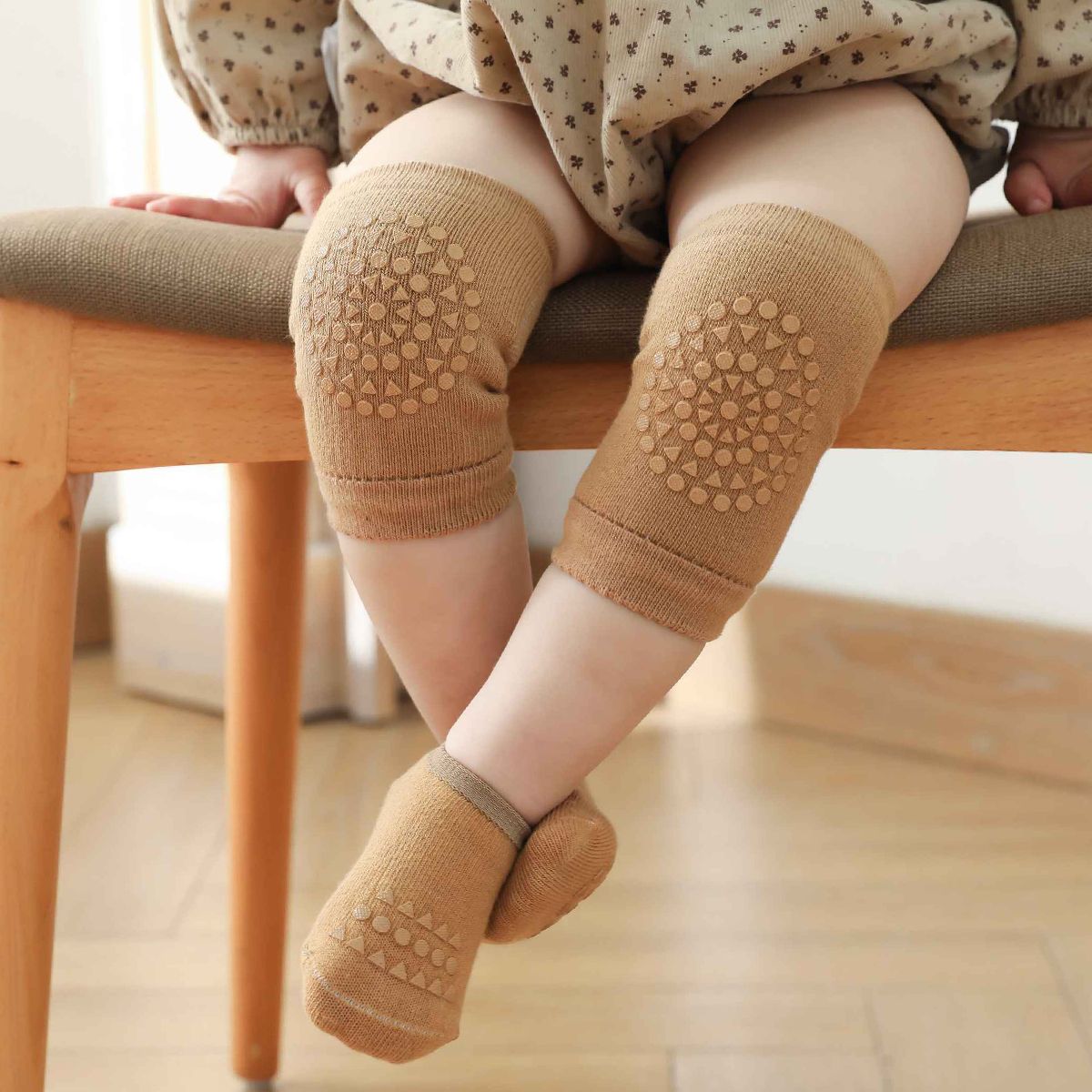 

Baby basic Pure -colored dot glue anti -sliding knee sock set