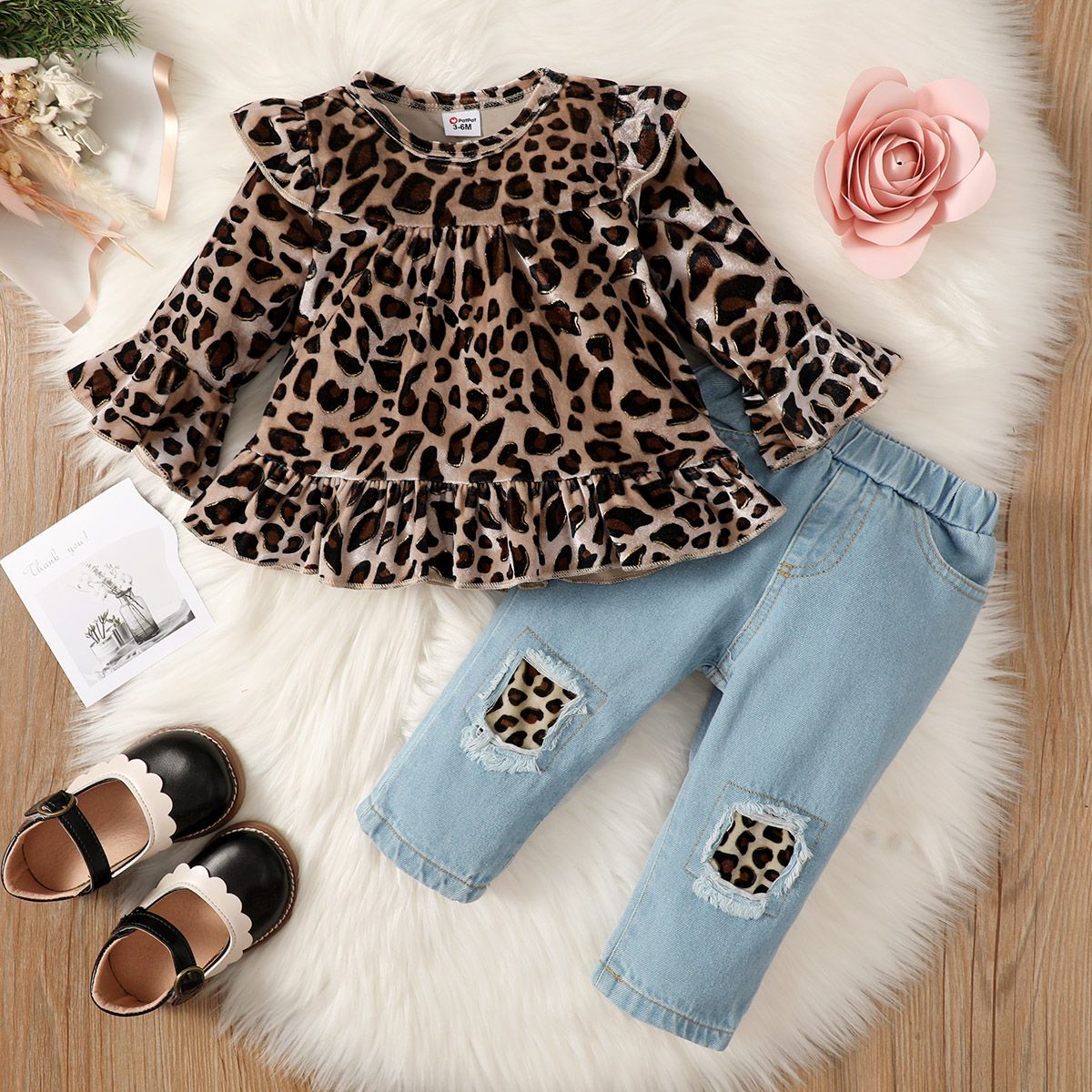 

2pcs Baby Girl 95% Cotton Ripped Denim Jeans and Ruffle Trim Leopard Coral Fleece Flare-sleeve Top Set