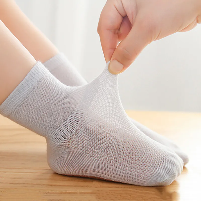 3 Pairs Baby/Toddler Bear Pattern Adhesive Anti-slip Mid-calf Socks  big image 5