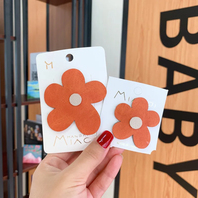 2-pack Flower Pattern Pretty Hair Clips for Mom and Me  image 5