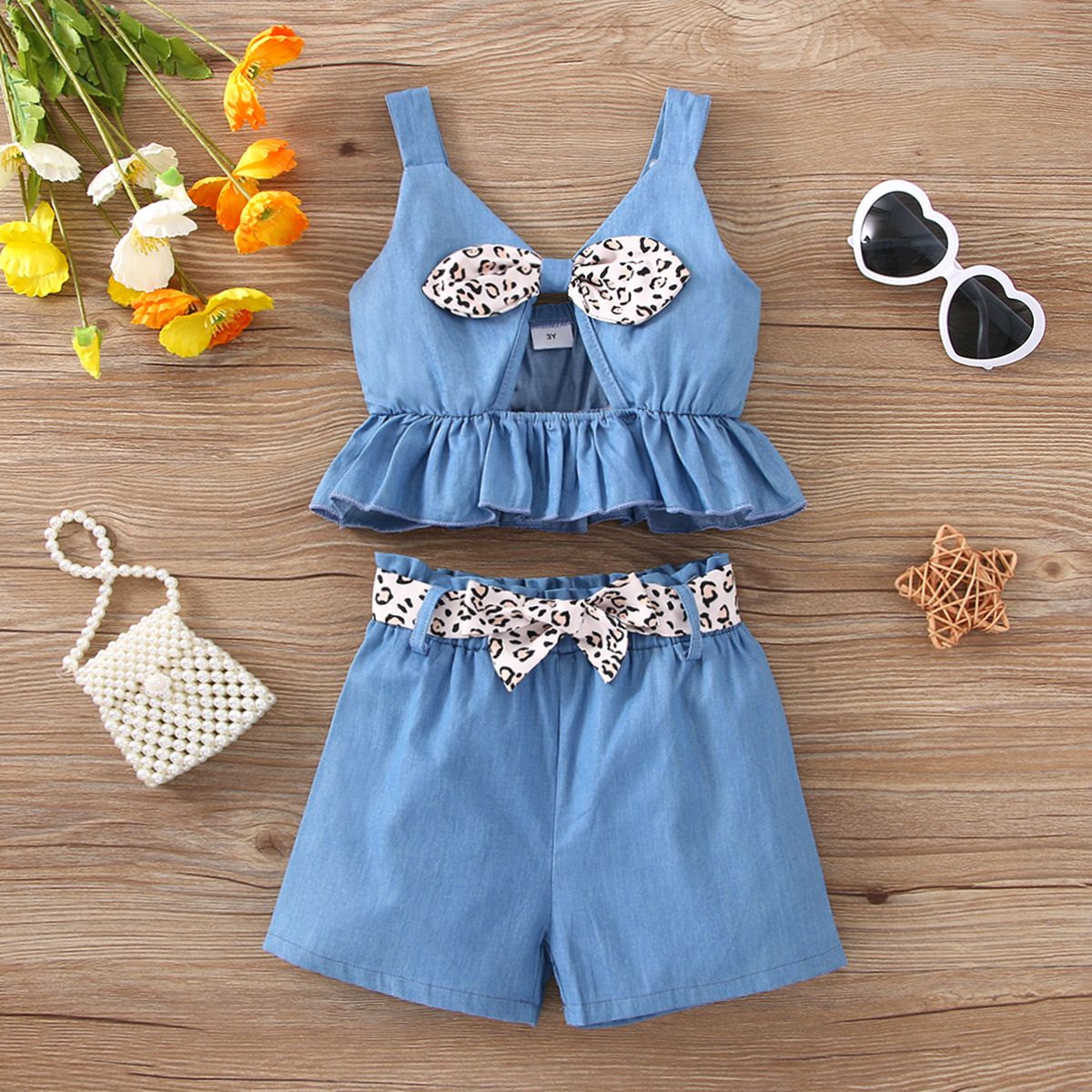 

2pcs Toddler Girl Leopard Print Bowknot Design Cut Out Ruffle Denim Camisole and Belted Shorts Set