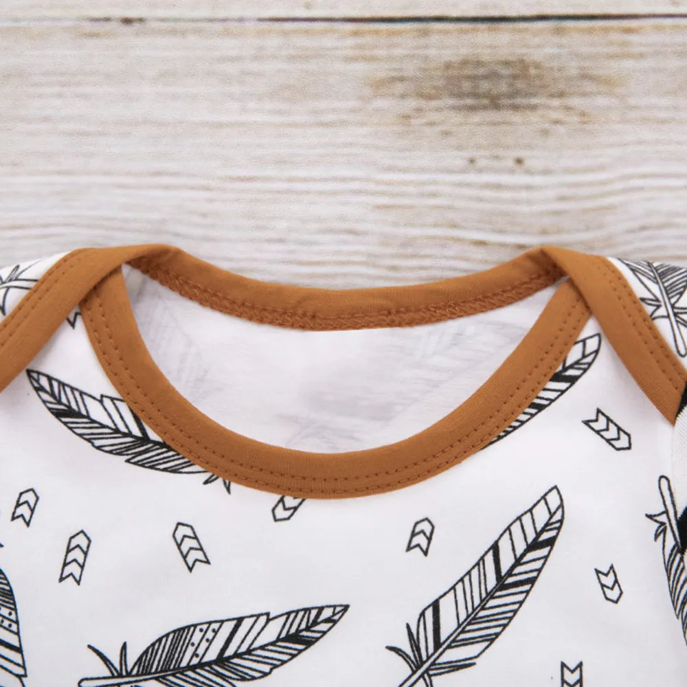 100% Cotton 3pcs Stripe and Feather Print Long-sleeve Baby Set  image 2