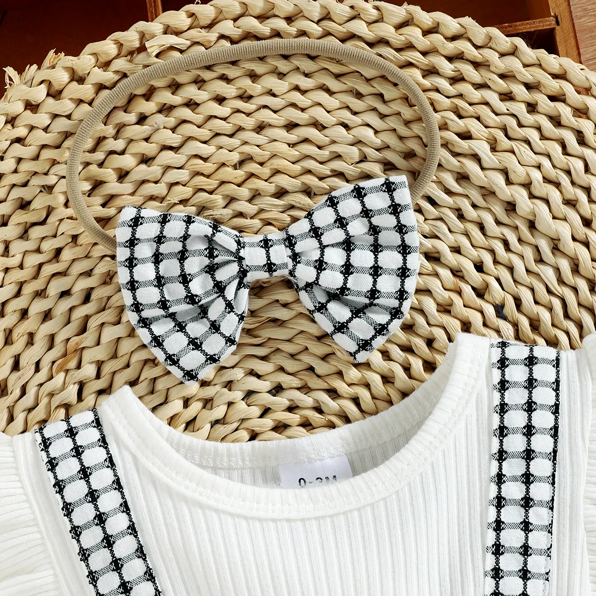 2pcs Baby Girl 95% Cotton Ribbed Ruffle-sleeve Bowknot Splicing Plaid Layered Romper with Headband Set White big image 1