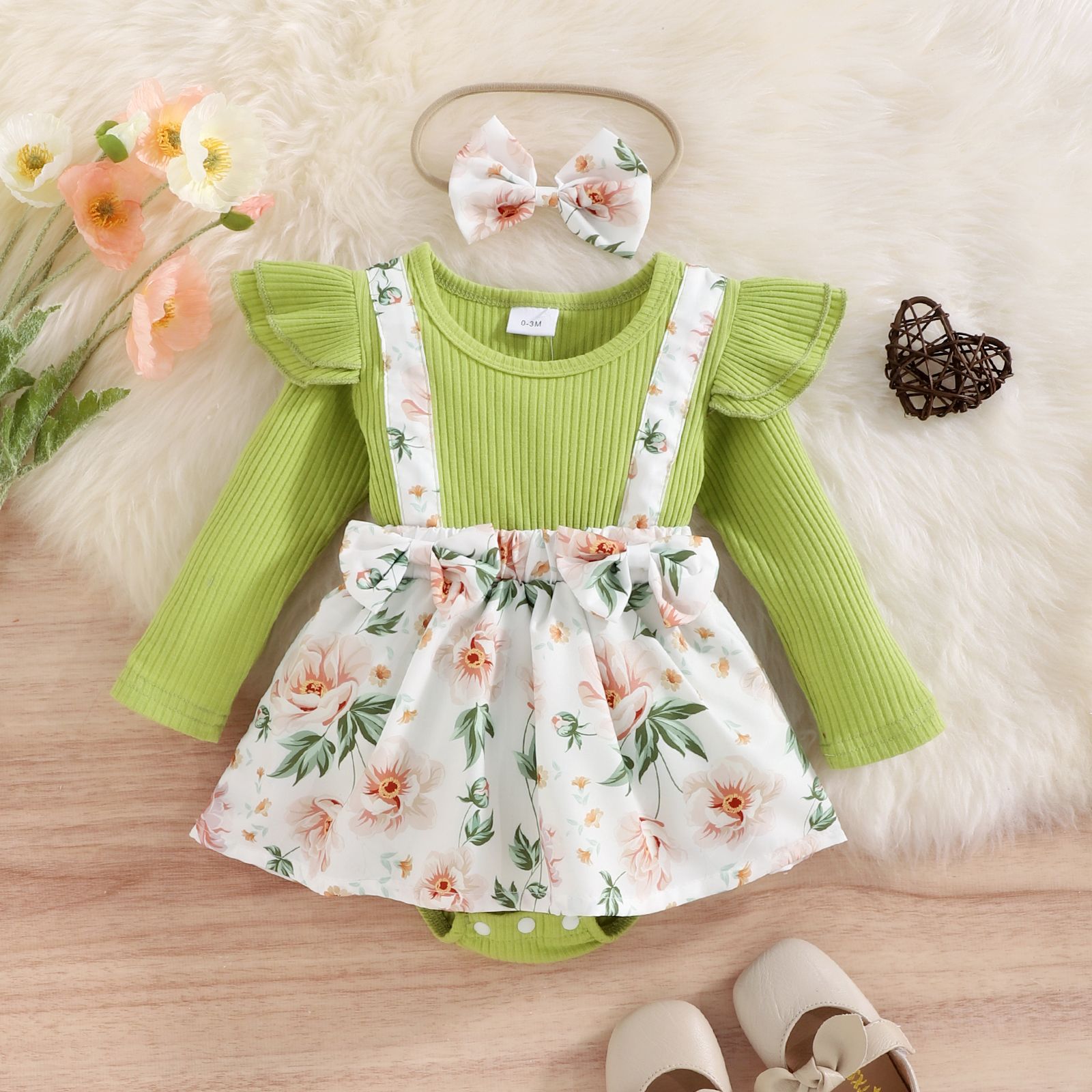2pcs Baby Girl 95% Cotton Ribbed Long-sleeve Faux-two Floral Print Romper with Headband Set