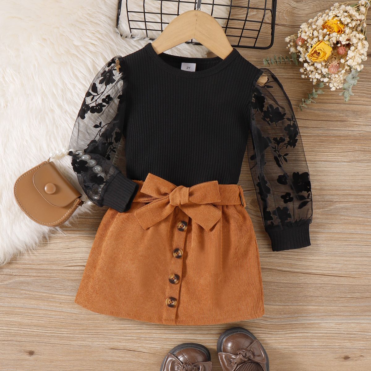 

3pcs Toddler Girl Sweet Mesh Sleeve Tee and Button Design Skirt & Belt Set