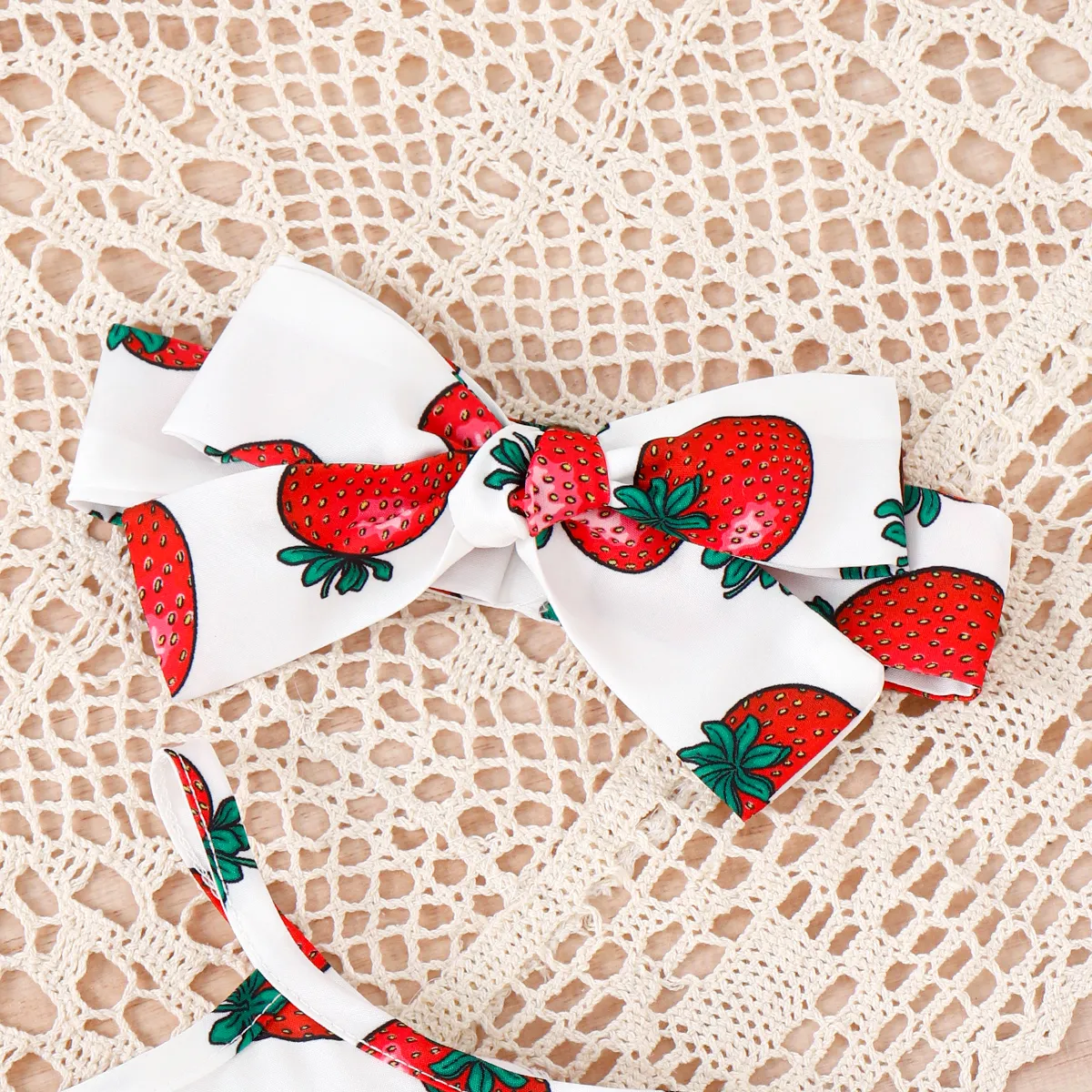 2pcs Baby Girl Allover Strawberry Print Layered Ruffle Trim Cami Romper & Headband Set  image 3