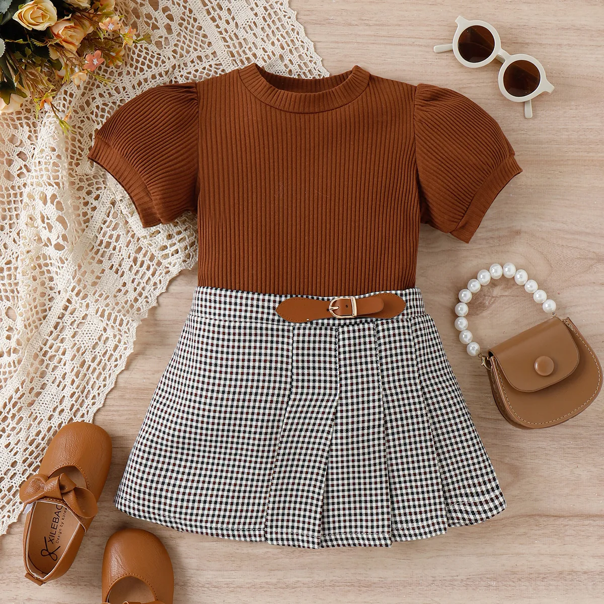 2pcs Toddler Girl Classic Puff-sleeve Tee and Houndstooth Pleated Skirt Set