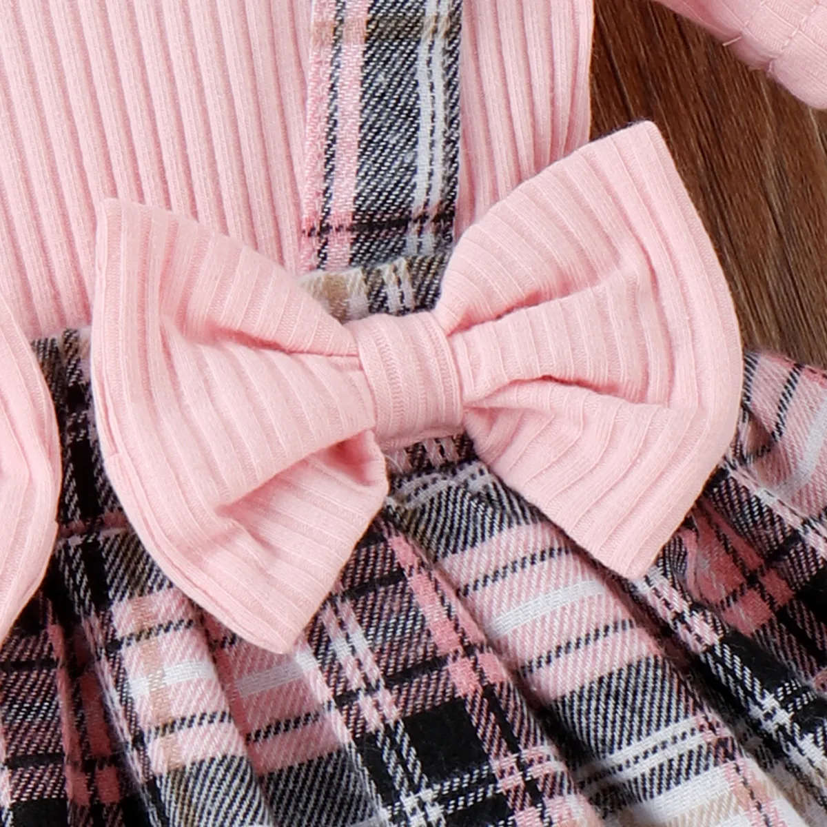 2pcs Baby Girl 95% Cotton Ribbed Ruffle Trim Bow Decor Short-sleeve Spliced Plaid Dress & Headband Set Pink big image 1
